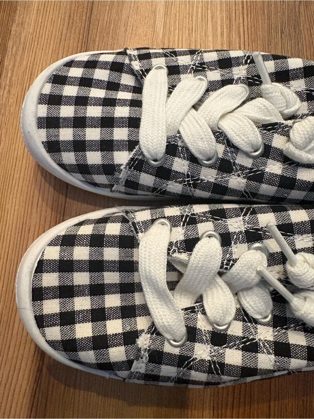 Maurices Mariah Gingham Slip-On Sneakers Women’s Size 8 Black White Cozy Lined
